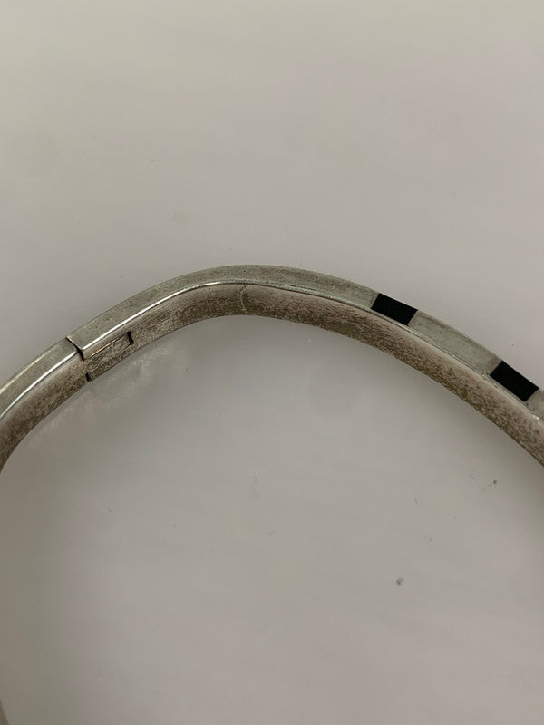 【中古品】【メンズ】 メキシカンジュエリー オニキス インレイ バングル アクセサリー ブレスレット 192-250105-AS-16-min カラー：シルバー 万代Net店