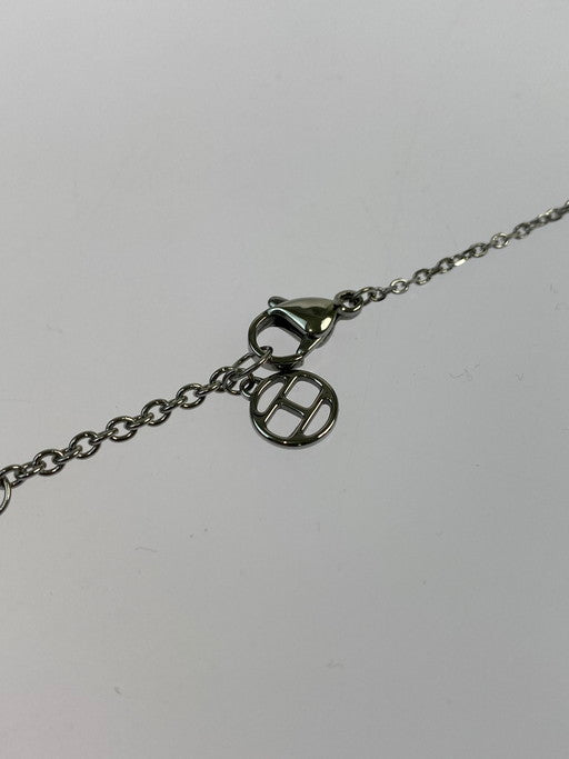 【中古品】【メンズ/レディース】 TOMMY HILFIGER トミーヒルフィガー TH CUFF NECKLACE モノグラム カフ ネックレス ジュエリー 193-250114-em-19-min カラー：シルバー 万代Net店