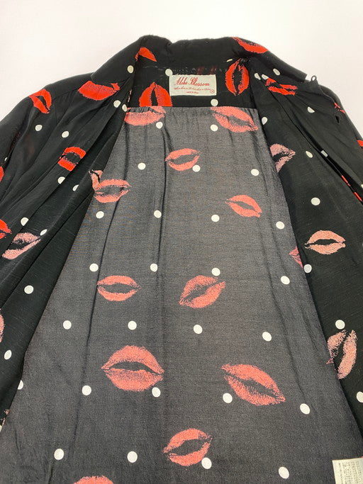 【中古品】【メンズ】 ALOHA BLOSSOM アロハブロッサム KISS S S SHIRT 半袖シャツ 145-250125-AS-11-min サイズ：38 カラー：ブラック/ホワイト/レッド 万代Net店