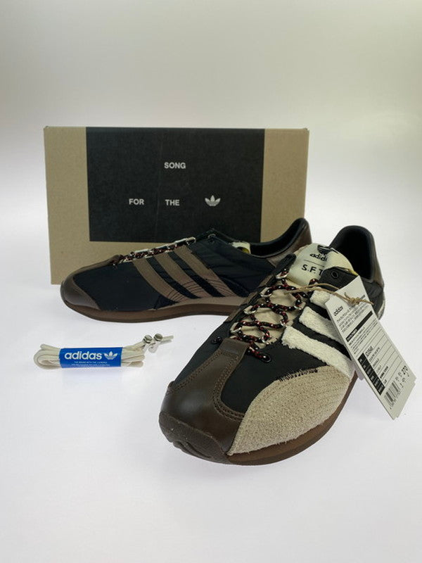 【中古美品】【メンズ】 adidas Originals アディダスオリジナルス × SONG FOR THE MUTE ソング フォー ザ ミュート ID3546 COUNTRY OG LOW TRAINERS スニーカー シューズ 靴 161-250116-me-05-min サイズ：27.0cm US9 カラー：CBLACK/CWHITE/WONBEI 万代Net店