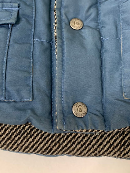 【中古品】【メンズ】 SIERRA DESIGNS シェラデザイン × WASTE TWICE 8480 REVERSIBLE DOWN VEST リバーシブル ダウンベスト 144-250119-AB-12-min サイズ：JPN S カラー：カーキ/ブルー&ブラック/グレー系 万代Net店