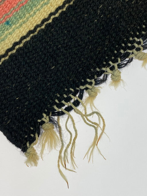 【中古品】【メンズ】 ANTIQUE CHIMAYO RUG SMALL アンティーク チマヨ ラグ スモール ネイティブ マット インテリア 雑貨 208-250130-em-12-min カラー：ブラック 万代Net店