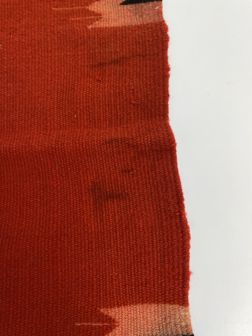 【中古品】【メンズ/レディース】 ANTIQUE CHIMAYO SWASTIKA RUG VINTAGE 20-40S アンティーク チマヨ スワスティカ ラグ かぎ十字 マット 20～40年代 208-250130-em-13-min カラー：レッド 万代Net店