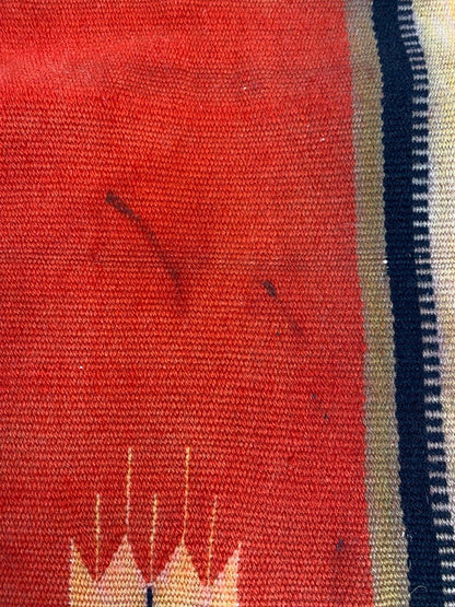 【中古品】【メンズ/レディース】 ANTIQUE CHIMAYO SWASTIKA RUG VINTAGE 20-40S アンティーク チマヨ スワスティカ ラグ かぎ十字 マット 20～40年代 208-250130-em-13-min カラー：レッド 万代Net店