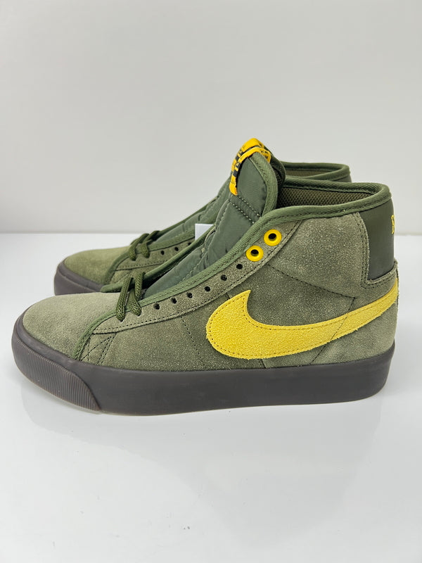 【中古美品】【レディース】 NIKE SB ナイキ スケートボーディング × ANTI HERO アンタイヒーロー 別注 コラボ ZOOM BLAZER MID QS HM5838-300 ズーム ブレーザー ミッド クイックストライク スニーカー 靴 160-260725-kk-12-hon カラー：ROUGH GREEN/AMARILLO 万代Net店
