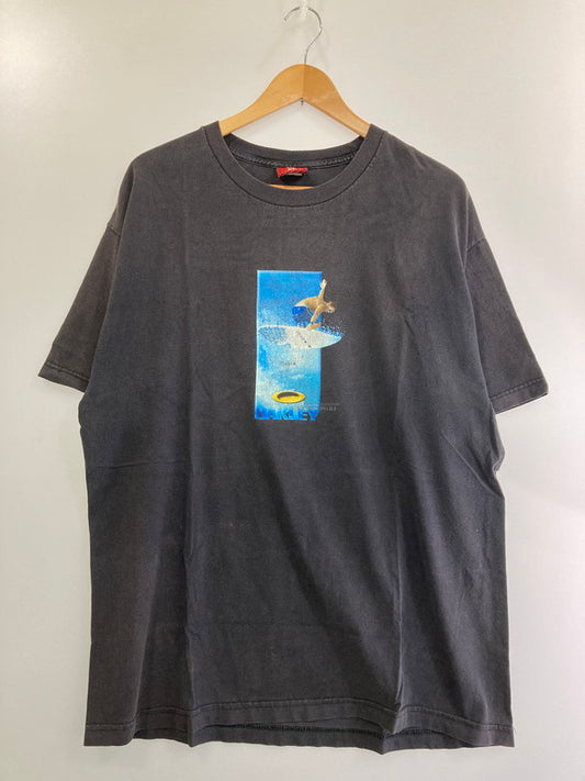 【現状渡し品】【メンズ】 OAKLEY オークリー 00S SURF WAVE TEE サーフウェーブTシャツ トップス 146-250201-ks-11-min サイズ：XL カラー：グレー系 万代Net店