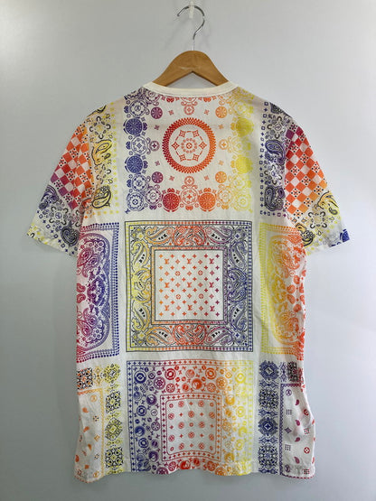 【中古品】【メンズ】 LOUIS VUITTON ルイ・ヴィトン × FRAGMENT DESIGN フラグメントデザイン BANDANA MULTI COLOR S S TEE バンダナ マルチカラー Tシャツ 春夏  141-250205-em-16-min サイズ：L カラー：ホワイト 万代Net店