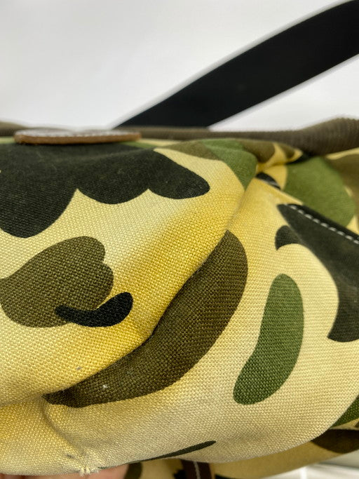 【現状渡し品】【メンズ】 A BATHING APE アベイシングエイプ 1860-482-177 MESSENGER BAG メッセンジャーバッグ 188-250220-me-06-min カラー：カモ柄 万代Net店