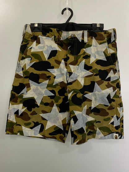 【中古品】【メンズ】  A BATHING APE ア・ベイシング・エイプ STAR CAMO SHORTS カモショーツ 153-250215-ks-65-min サイズ：L カラー：カモ柄 万代Net店