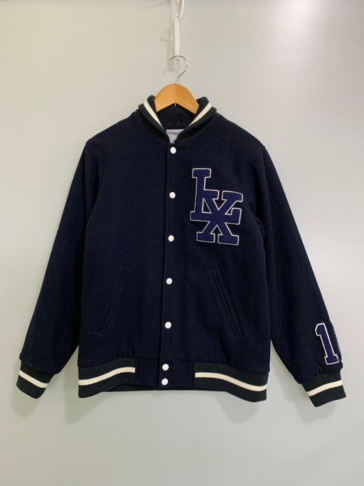 【中古品】【メンズ】 XLARGE エクストララージ STADIUM JACKET 0194505 スタジアムジャケット スタジャン アウター 142-250218-yn-31-min サイズ：M カラー：ネイビー 万代Net店