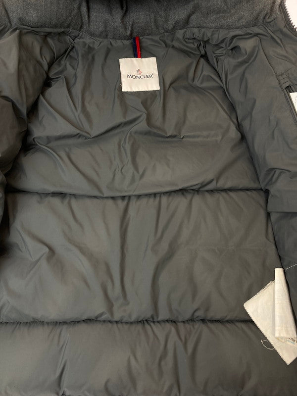 【中古品】【メンズ】 MONCLER モンクレール C20914033805 54272 MONTGENEVRE GIUBBOTTO アウター 141-250225-AS-18-min カラー：グレー 万代Net店