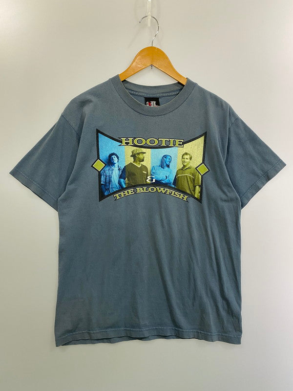 【中古品】【メンズ】  HOOTIE  フーティー THE BLOWFISH 98-99 TOUR TEE  ブローフィッシュ 1998年-1999年ツアー Tシャツ 半袖 トップス バンドT 146-250224-cn-11-min サイズ：表記なし カラー：スモーキーブルー 万代Net店