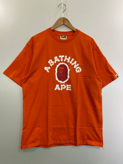 【中古品】【メンズ】 A BATHING APE アベイシングエイプ ORANGE BRUSH COLLEGE TEE Tシャツ トップス 142-250223-ks-35-min サイズ：XL カラー：オレンジ 万代Net店