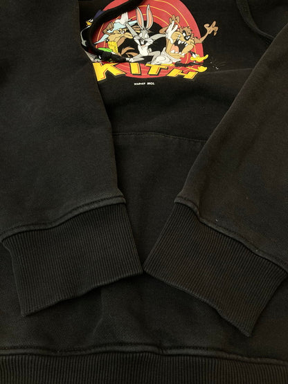 【中古品】【メンズ】  KITH キス ×LOONEY TUNES ルーニー・テューンズ THAT'S ALL FOLKS HOODIE フーディ 142-250227-ks-28-min サイズ：M カラー：ブラック 万代Net店