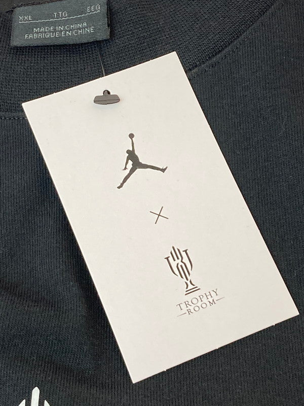 【中古美品】【メンズ】 NIKE ナイキ × TROPHY ROOM トロフィールーム FQ3844-010 JORDAN BRAND M J TR SS TOP 半袖 ショートスリーブ 148-250225-AS-28-min サイズ：2XL カラー：ブラック 万代Net店