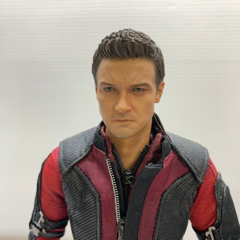 【中古品】 HOTTOYS ホークアイ 「アベンジャーズ/エイジ・オブ・ウルトロン」 ムービー・マスターピース 055-260212-SH-01-min 万代Net店
