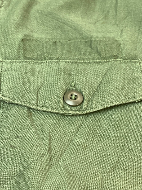 【現状渡し品】【メンズ】 US.ARMY ユーエスアーミー UTILITY SHIRT 8405-782-3017 ユーティリティシャツ メンズ アウター ミリタリー 長袖 146-260510-em-31-min カラー：オリーブグリーン 万代Net店