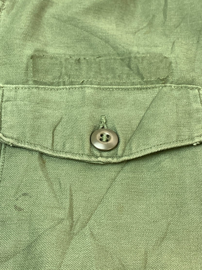 【現状渡し品】【メンズ】 US.ARMY ユーエスアーミー UTILITY SHIRT 8405-782-3017 ユーティリティシャツ メンズ アウター ミリタリー 長袖 146-260510-em-31-min カラー：オリーブグリーン 万代Net店
