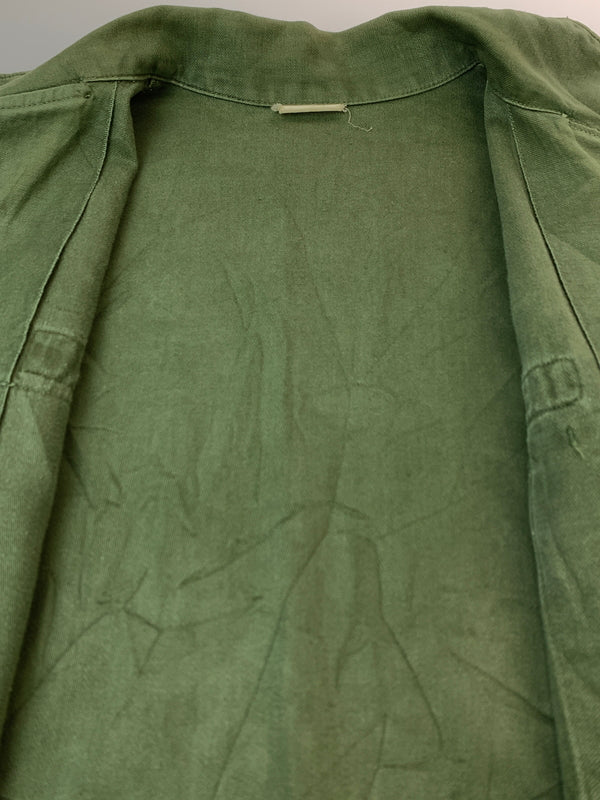 【現状渡し品】【メンズ】 US.ARMY ユーエスアーミー UTILITY SHIRT 8405-782-3017 ユーティリティシャツ メンズ アウター ミリタリー 長袖 146-260510-em-31-min カラー：オリーブグリーン 万代Net店