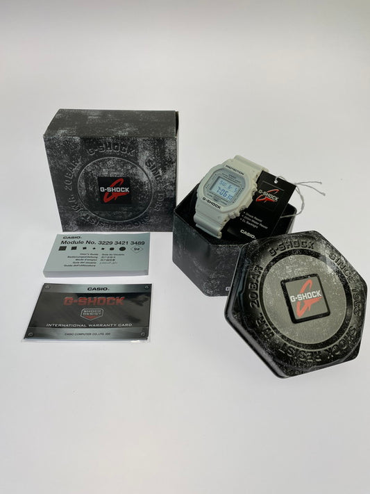 【LIFTる。景品】【中古美品】【メンズ】 G-SHOCK ジーショック DW-5600MW-7 デジタル 樹脂バンド メンズ 腕時計 スポーツ カジュアル 196-250418-em-14-min カラー：ホワイト 万代Net店