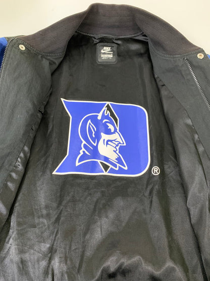 【現状渡し品】【メンズ】 NIKE ナイキ DUKE BLUE DEVILS VARSITY JACKET ジャケット 148-250419-ks-62-min サイズ：XL カラー：ブラック 万代Net店
