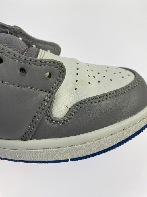 【中古品】【メンズ】 NIKE ナイキ DQ8426-014 AIR JORDAN 1 MID TRUE BLUE エアジョーダン ワン スニーカー シューズ 靴 160-250402-cn-5-min サイズ：27cm カラー：CEMENT GREY/WHITE TRUE BLUE 万代Net店