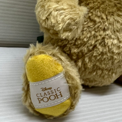 【中古品】 クラシック プー おひさまマーケット 限定300体 ぬいぐるみ M 刺しゅうバッジ付 041-251219-em-10-min 万代Net店