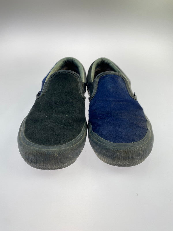 【現状渡し品】【メンズ】 VANS バンズ × ENGINEERED GARMENTS エンジニアドガーメンツ CLASSIC SLIP-ON クラシック スリッポン メンズ 靴 左右非対称 アシメトリ 162-250418-em-02-min サイズ：28.5cm カラー：ブラック/ネイビー 万代Net店