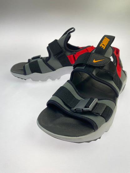 【中古品】【メンズ】 NIKE ナイキ CI8797-003 CANYON FOSSIL サンダル 160-250427-ks-72-min サイズ：28cm カラー：グレー/ブラック/レッド 万代Net店