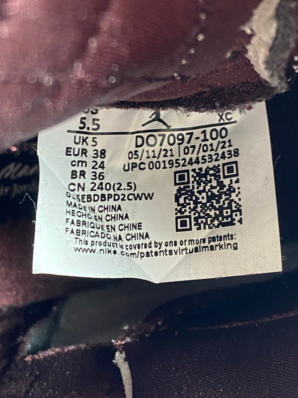 【中古美品】【レディース】 AIR JORDAN 1 RETRO HIGH OG SP A MA MANIERE DO7097-100 エア ジョーダン 1 レトロ ハイ ア マ マニエール スニーカー 靴 166-250507-yn-06-min サイズ：24.0cm US5.5 カラー：SAIL/BURGUNDY CRUSH 万代Net店