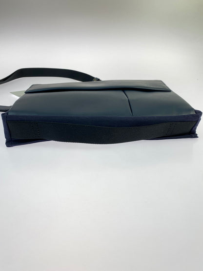 【中古品】【メンズ/レディース】 CALVIN KLEIN カルバンクライン CLUTCH BAG クラッチバッグ カバン 188-250520-AS-18-min カラー：ネイビー 万代Net店