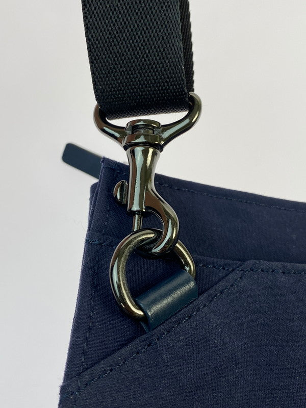 【中古品】【メンズ/レディース】 CALVIN KLEIN カルバンクライン CLUTCH BAG クラッチバッグ カバン 188-250520-AS-18-min カラー：ネイビー 万代Net店