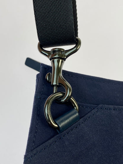 【中古品】【メンズ/レディース】 CALVIN KLEIN カルバンクライン CLUTCH BAG クラッチバッグ カバン 188-250520-AS-18-min カラー：ネイビー 万代Net店