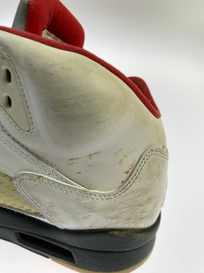 【現状渡し品】【メンズ】 NIKE ナイキ AIR JORDAN 5 RETRO 136027-100 エアジョーダン 5 レトロ スニーカー 靴 160-250509-yn-13-min サイズ：27.0cm US9 カラー：WHITE/FIRE RED-BLACK 万代Net店