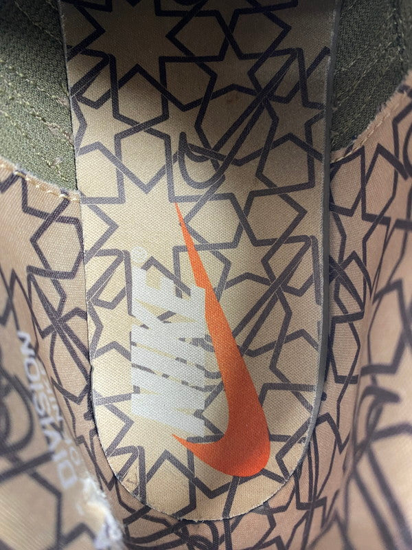 【現状渡し品】【メンズ】 NIKE ナイキ AIR HUMARA 17 PREMIUM AO2606-002 エア フマラ 17 プレミアム スニーカー 靴 160-250509-yn-18-min サイズ：26.5cm US8.5 カラー：DARK GREY/DARK ARMY 万代Net店