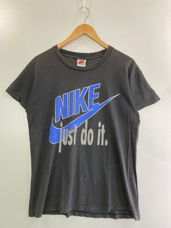 【中古品】【メンズ】 NIKE ナイキ 90's LOGO S/S TEE 90年代 ロゴ ショートスリーブTシャツ 半袖Tシャツ トップス 146-250508-yn-15-min カラー：ダークグレー 万代Net店
