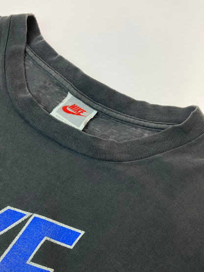 【中古品】【メンズ】 NIKE ナイキ 90's LOGO S/S TEE 90年代 ロゴ ショートスリーブTシャツ 半袖Tシャツ トップス 146-250508-yn-15-min カラー：ダークグレー 万代Net店