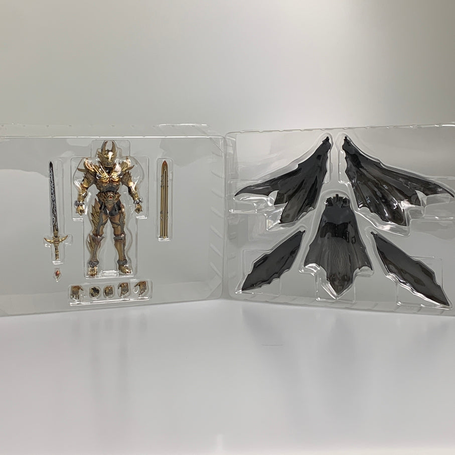 【中古品】 魔戒可動 黄金騎士 ガロ 冴島鋼牙 牙狼 GARO 魂ウェブ商店 バンダイ フィギュア 044-260522-em-24-min 万代Net店