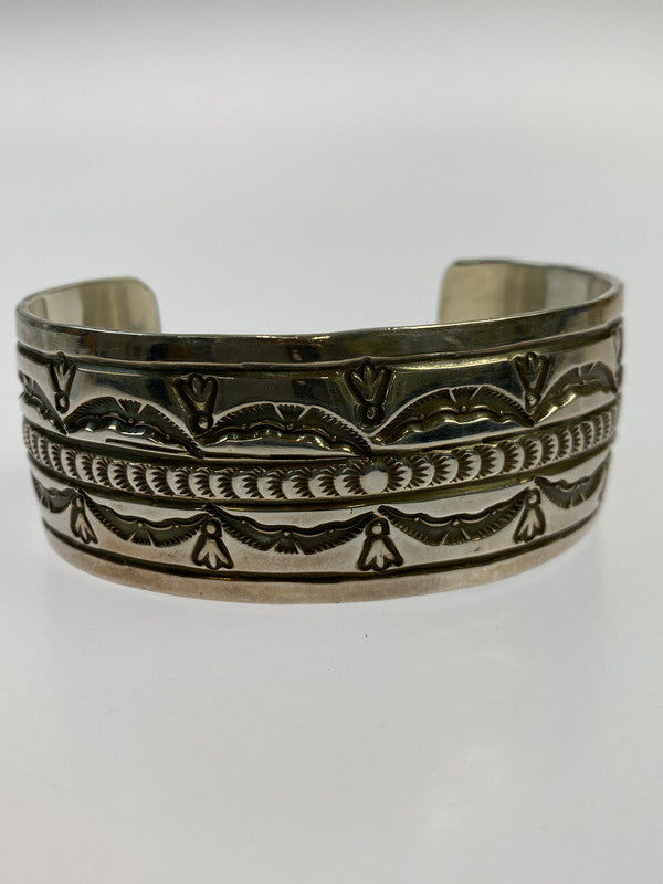 【中古品】【メンズ/レディース】 NAVAJO ナバホ LEONARD MALONEY STERLING SILVER バングル レオナルド マロニー スターリングシルバー アクセサリー 191-250520-em-28-min カラー：シルバー 万代Net店