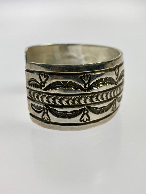 【中古品】【メンズ/レディース】 NAVAJO ナバホ LEONARD MALONEY STERLING SILVER バングル レオナルド マロニー スターリングシルバー アクセサリー 191-250520-em-28-min カラー：シルバー 万代Net店