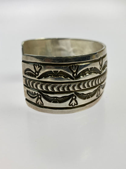 【中古品】【メンズ/レディース】 NAVAJO ナバホ LEONARD MALONEY STERLING SILVER バングル レオナルド マロニー スターリングシルバー アクセサリー 191-250520-em-28-min カラー：シルバー 万代Net店