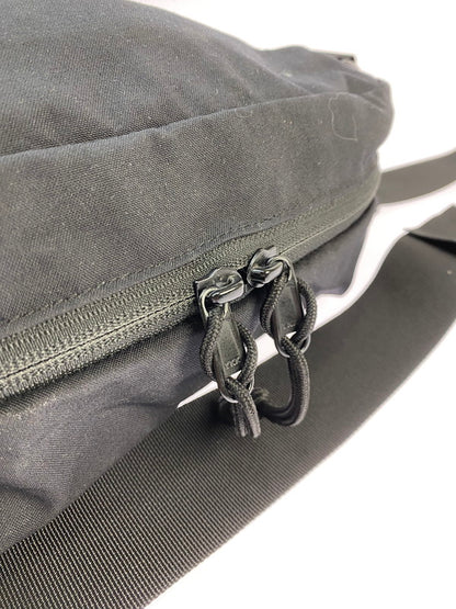 【中古品】【メンズ/レディース】 MYSTERY RANCH ミステリーランチ FULL MOON SHOULDER BAG フルムーン ショルダーバッグ カバン 188-250523-yn-04-min カラー：ブラック 万代Net店