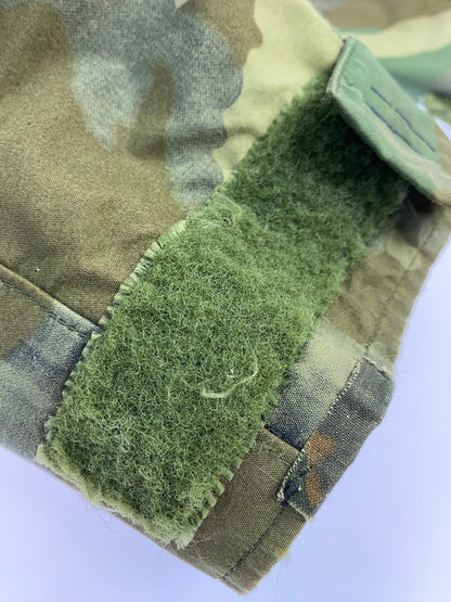 【中古品】【メンズ】 US.ARMY アメリカ軍 WOODLAND CAMO GEN1 PARKA 8413-01-228-1320 ウッドランド カモ GEN1 パーカー アウター 146-250626-jt-19-min サイズ：LARGE-LONG カラー：グリーンカモ 万代Net店