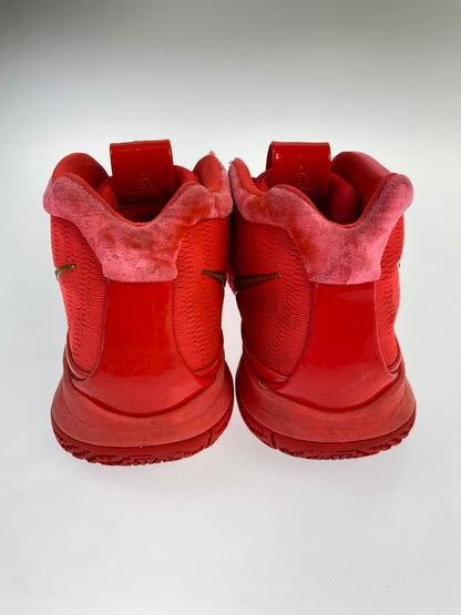 【中古品】【メンズ/レディース】 NIKE ナイキ 943807-602 KYRIE4 RED CARPET 靴 シューズ スニーカー 160-250526-AS-59-min サイズ：26.0cm カラー：RED ORBIT/METALIC GOLD 万代Net店