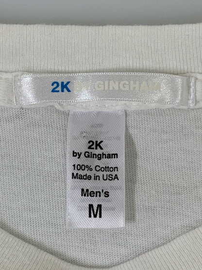 【中古品】【メンズ】 2K BY GINGHAM ツーケイバイギンガム WEDDING ALBUM PRINT TEE ショートスリーブ 147-250528-AS-51-min サイズ：M カラー：ホワイト 万代Net店