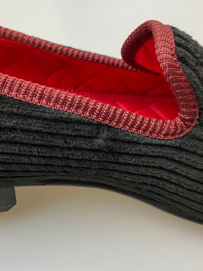 【中古品】【メンズ】 Tricker's トリッカーズ オペラシューズ CHURCHILL CORDUROY チャーチル コーデュロイ ルームシューズ レザーソール 164-250601-em-09-min サイズ：6 1/2 カラー：ブラック 万代Net店