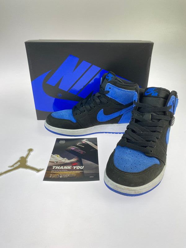 【現状渡し品】【レディース】 NIKE ナイキ FD1437-042 GS AIR JORDAN 1 RETRO HIGH OG ROYAL REIMAGINED 靴 シューズ スニーカー 166-250528-AS-25-min サイズ：23.5cm カラー：BLACK/ROYAL BLUE-WHITE 万代Net店