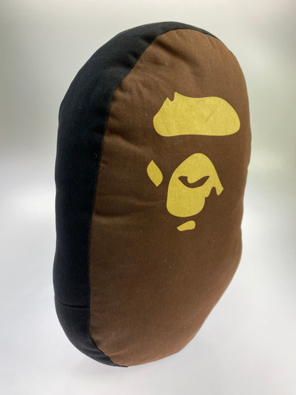 【中古品】【メンズ/レディース】 A BATHING APE アベイシングエイプ APE HEAD CUSHION クッション 雑貨 208-250603-AS-47-min カラー：ブラウン/ブラック 万代Net店