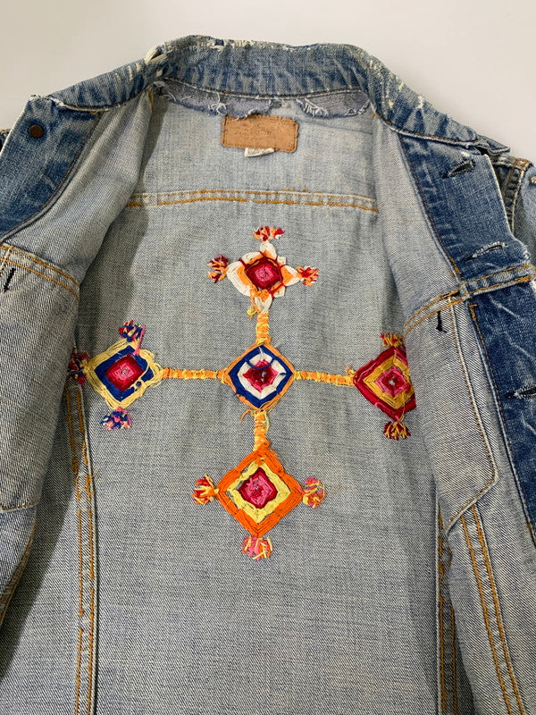 【現状渡し品】【メンズ】 Levi's リーバイス 70's CUSTOM DENIM JACKET カスタム デニムジャケット アウター 146-250602-yn-04-min カラー：ライトインディゴ 万代Net店
