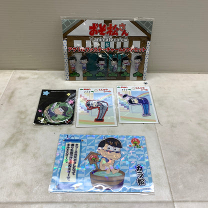 【中古品】 おそ松さん グッズ まとめ アクスタ タオル 手ぬぐい バッジ 他 おもちゃ 046-250930-em-11-min 万代Net店